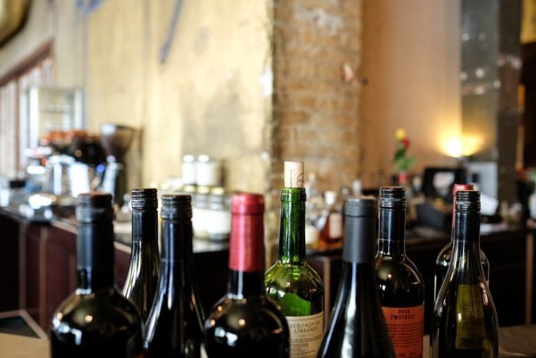 The Best Natural Wine Shops in Paris Cook'n With Class Paris