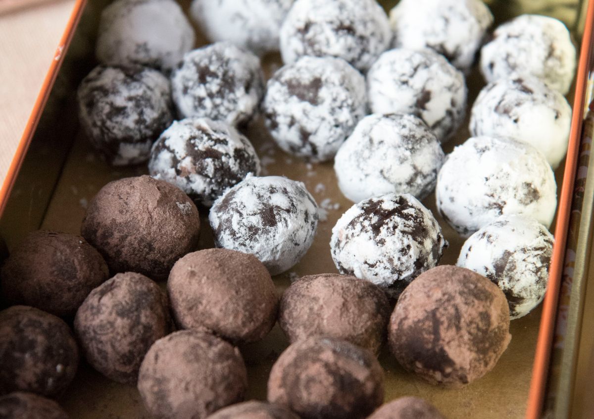 where parisians shop for chocolate