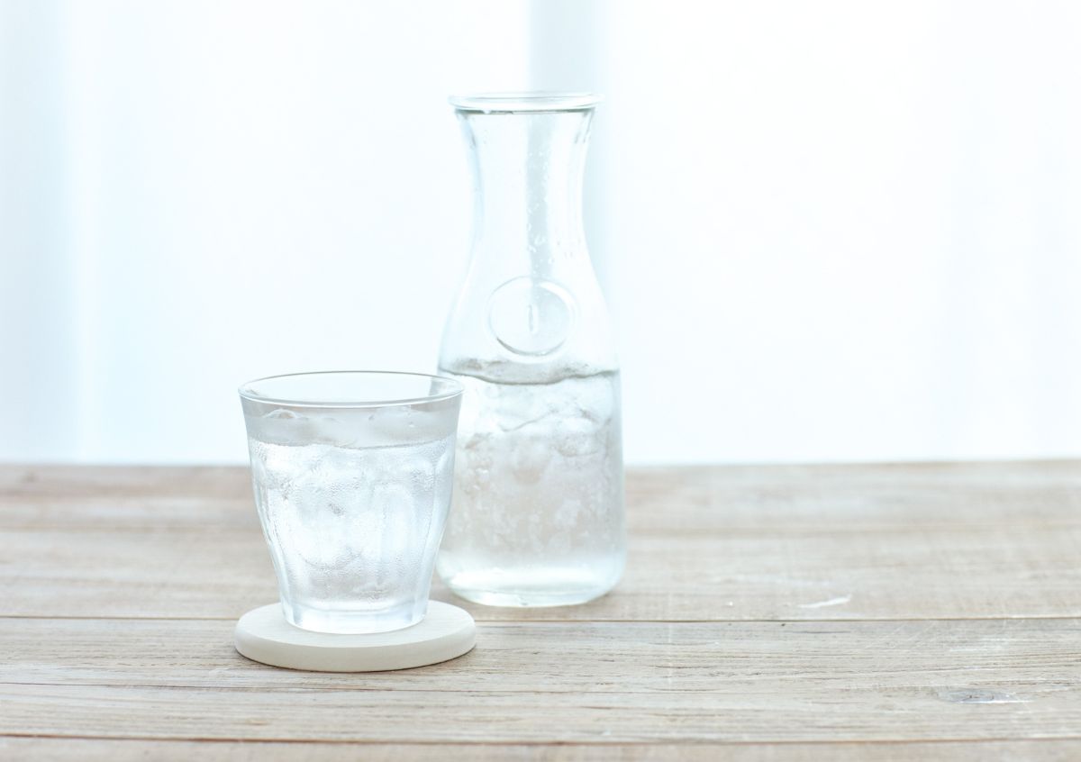 cafe etiquette water