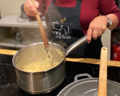 learn to make onion soup in paris